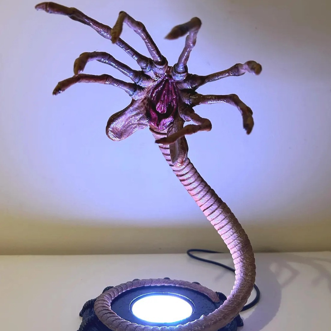 Alien Facehugger Lamp Nachtlam - Neon Sign Party recensie en prijs