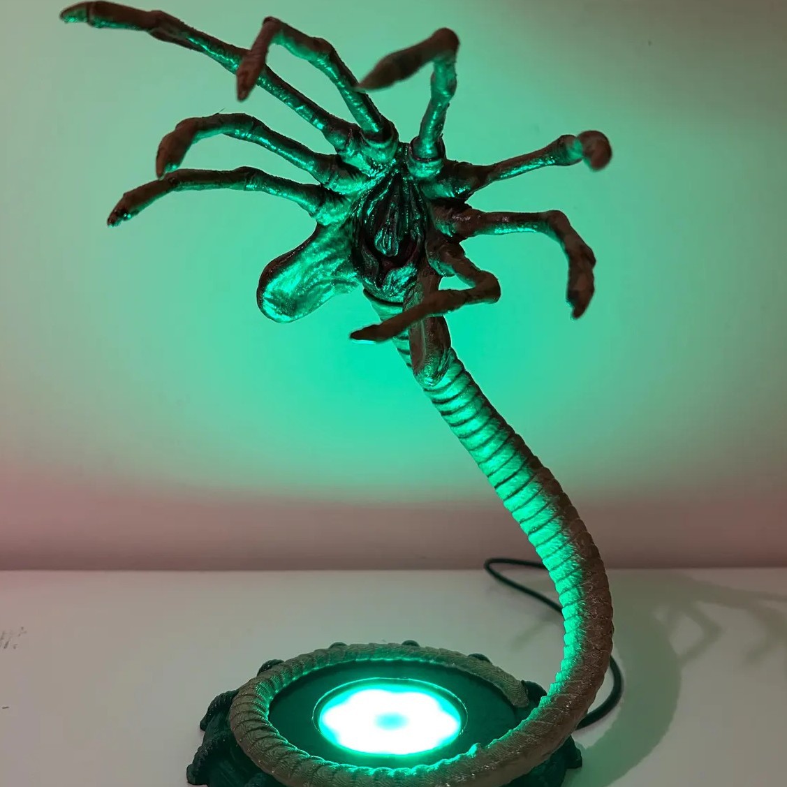 Alien Facehugger Lamp Nachtlam - Neon Sign Party recensie en prijs